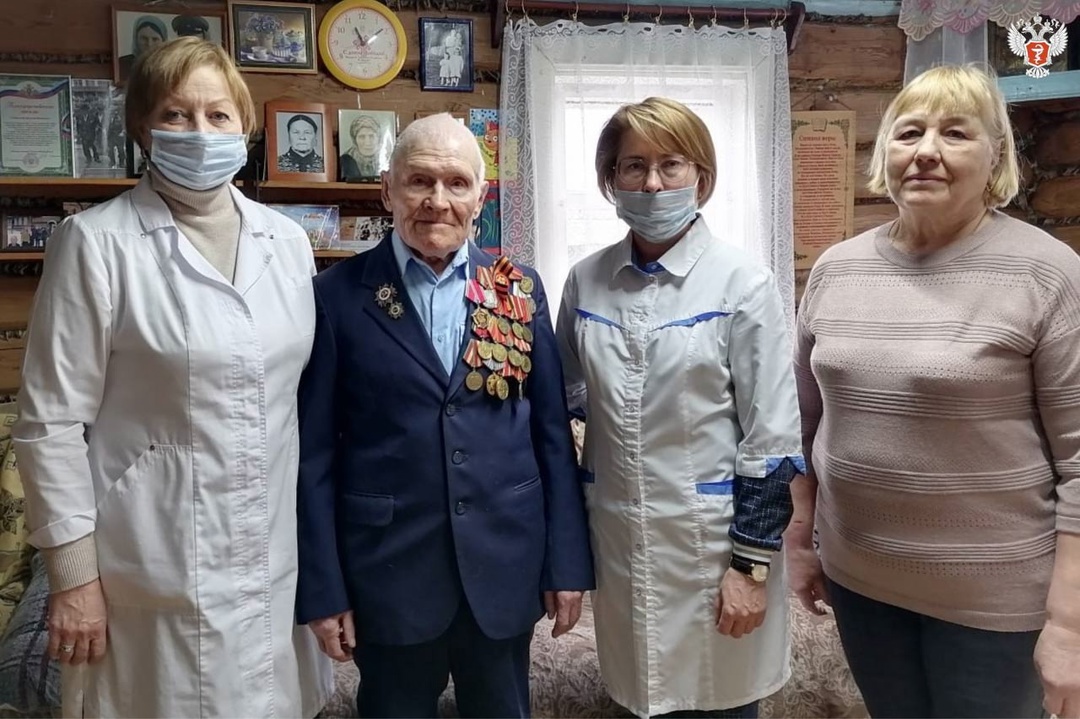 98-летнего ветерана Великой Отечественной войны обследовали чувашские специалисты выездной бригады