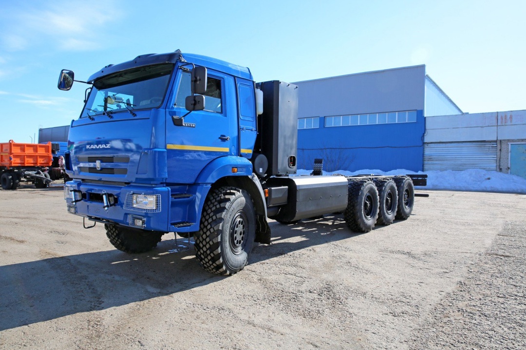 На базе серийного КАМАЗ-43118 создано новое спецшасси