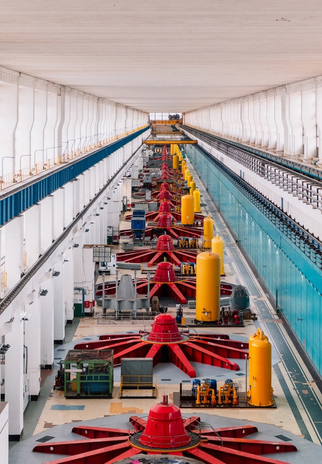 Их остается только двое! На Волжской ГЭС после замены генератора введен в эксплуатацию гидроагрегат со станционным номером 16