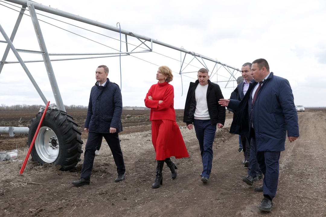 Оксана Лут ознакомилась с развитием АПК Саратовской области