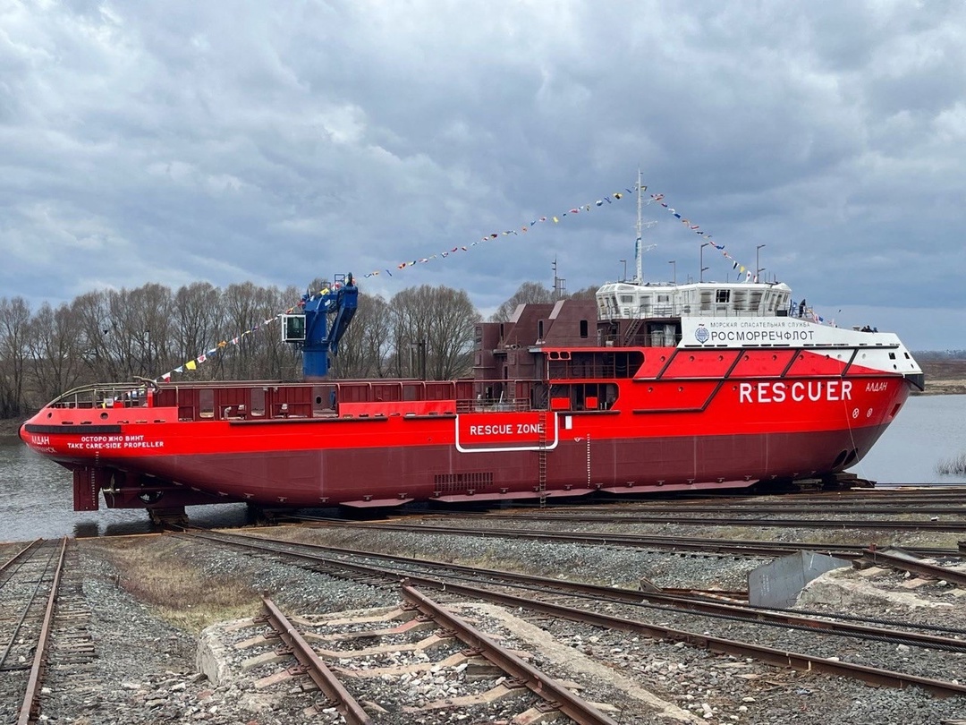 На Окской судоверфи в Нижегородской области спустили на воду арктический буксир-спасатель «АЛДАН»