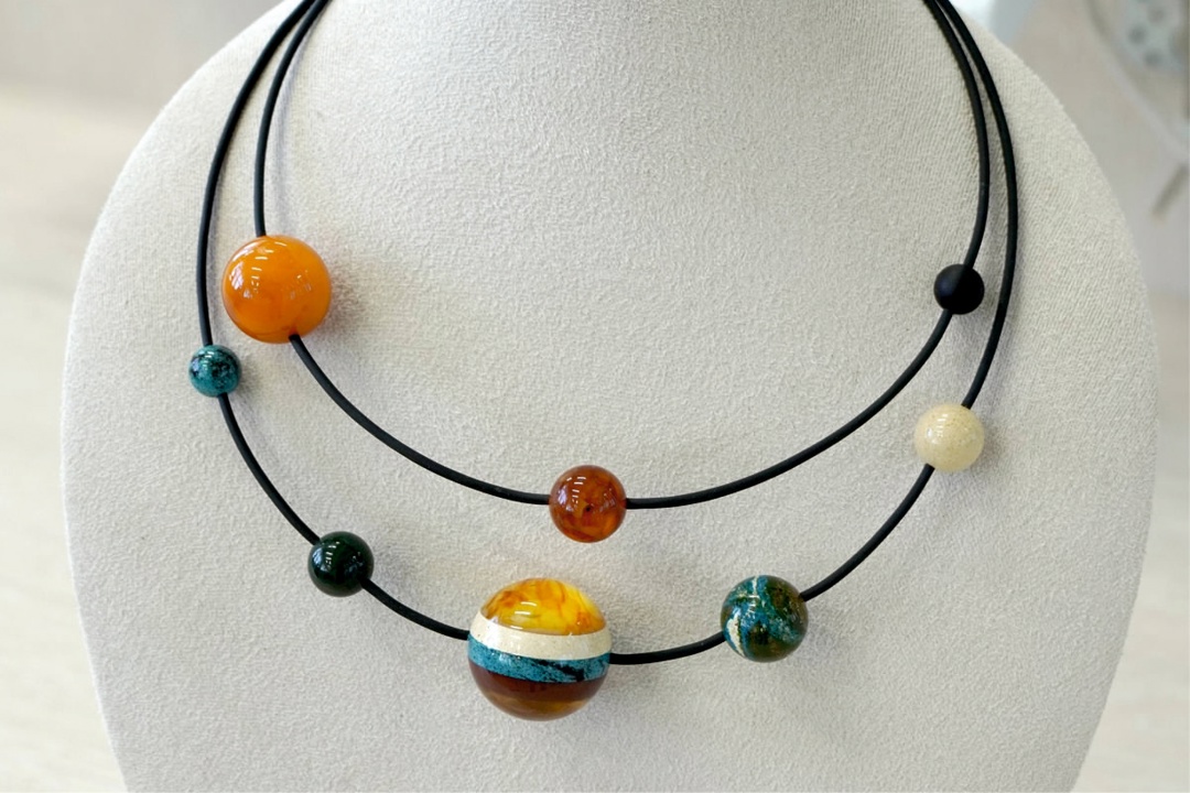 Солнечная система из «солнечного» камня