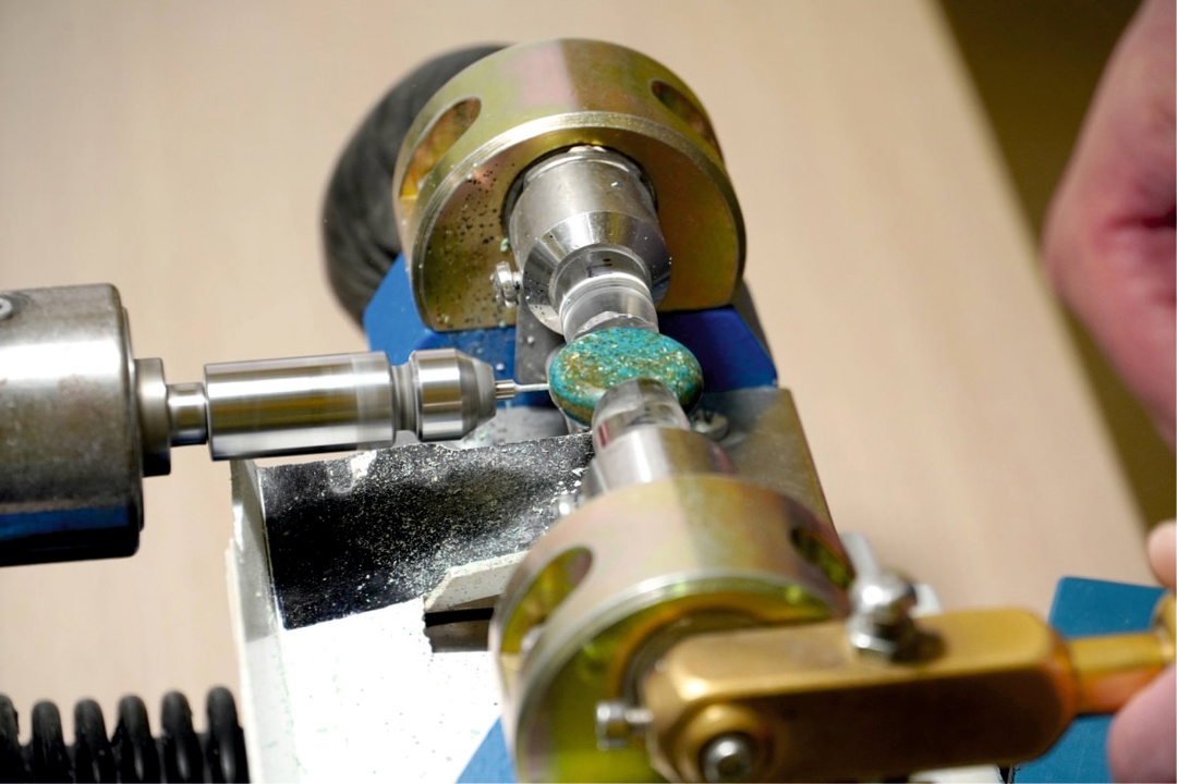 Солнечная система из «солнечного» камня