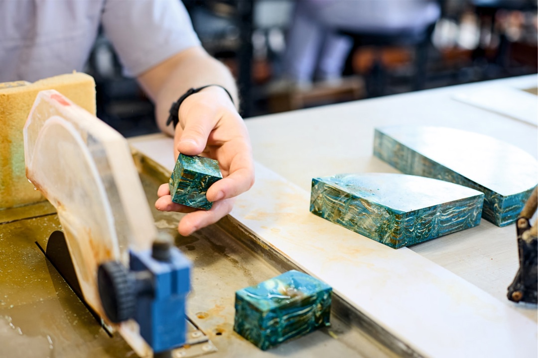 Солнечная система из «солнечного» камня