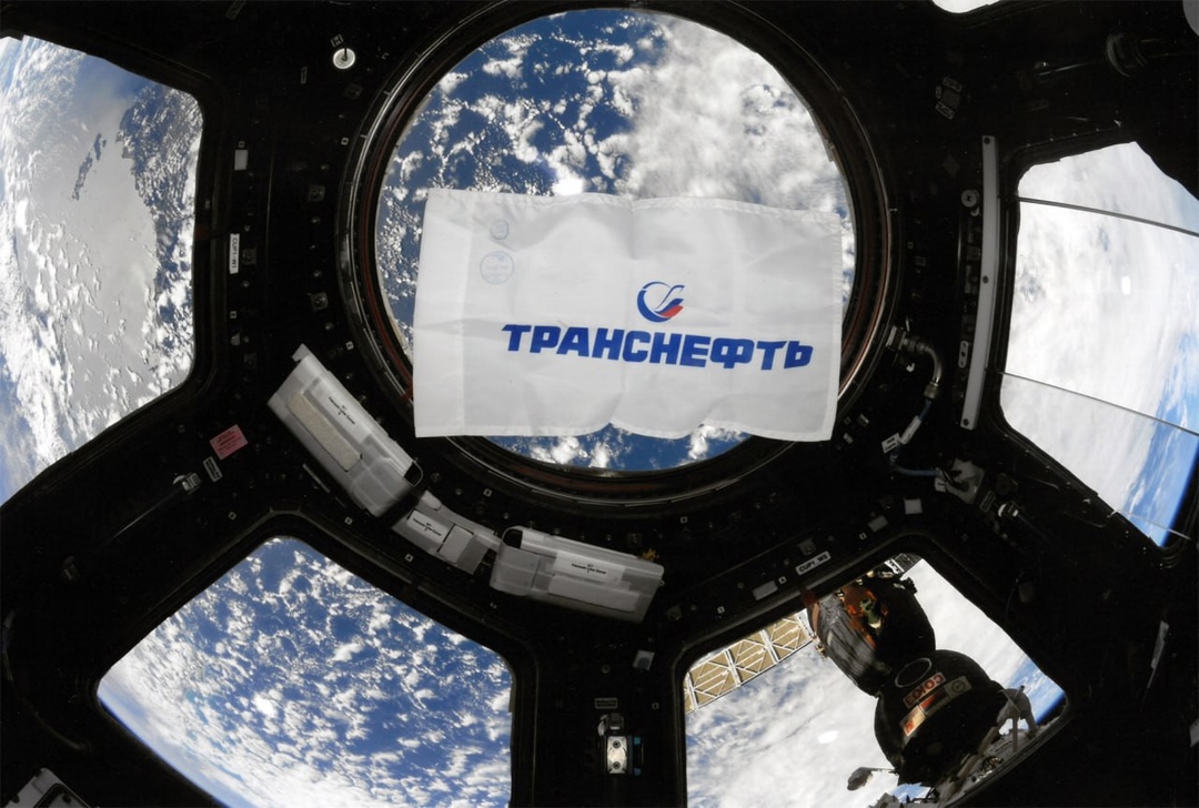 С Днем космонавтики! 12 апреля 1961 года Юрий Гагарин совершил первый в истории человечества полет в космос.