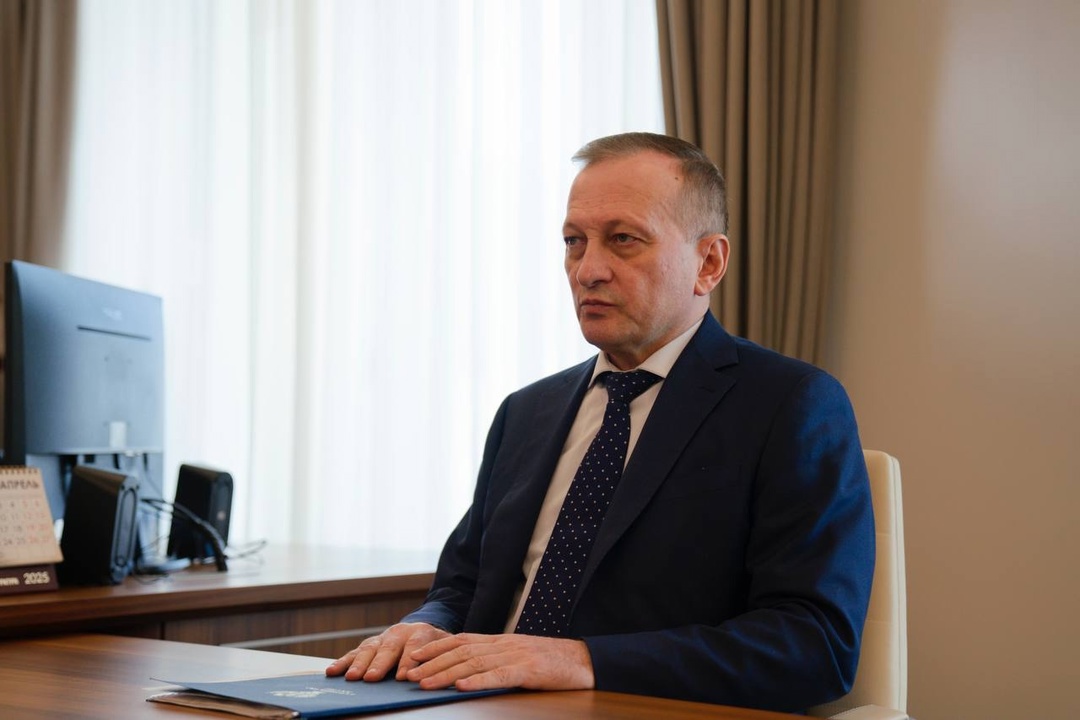 Глава Минстроя России Ирек Файзуллин провел рабочую встречу с заместителем руководителя Казначейства России Эли Исаевым