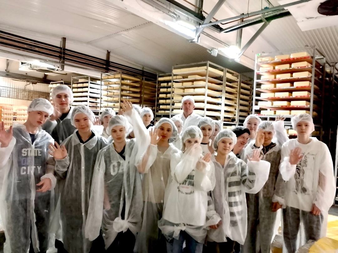 На этой неделе наш завод в селе Кошки принял необычных гостей — учеников 7Г класса Кошкинской школы.