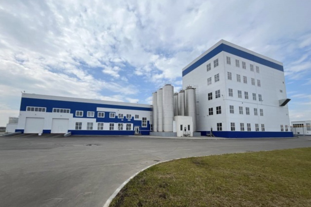 Компания «ДМС Восток» запустила крупный молочный завод в Черняховске Калининградской области, сообщил Калининград Ru. Предприятие занимается производством…