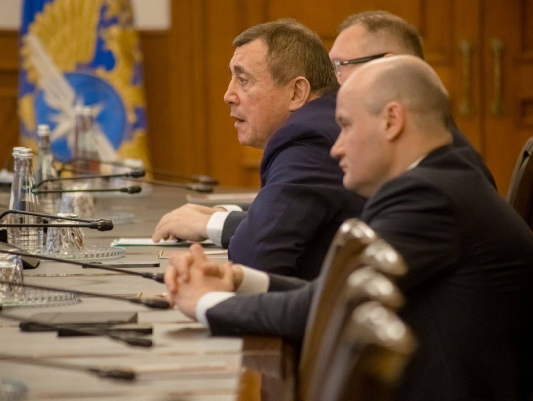 Строительство и реконструкцию портовой инфраструктуры на Сахалине обсудила команда Минтранса с губернатором Сахалинской области Валерием Лимаренко