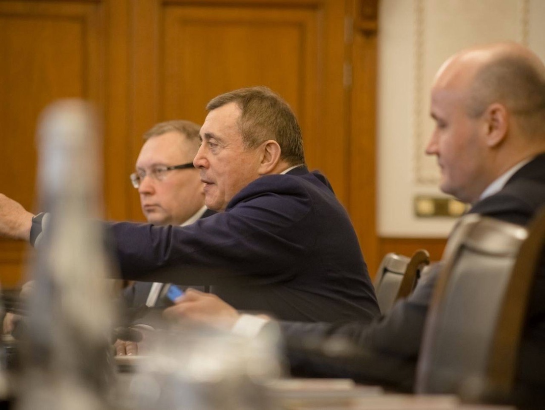 Строительство и реконструкцию портовой инфраструктуры на Сахалине обсудила команда Минтранса с губернатором Сахалинской области Валерием Лимаренко