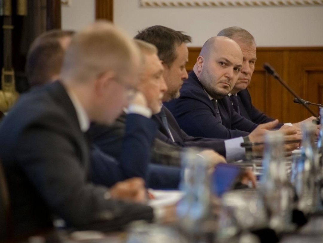 Строительство и реконструкцию портовой инфраструктуры на Сахалине обсудила команда Минтранса с губернатором Сахалинской области Валерием Лимаренко