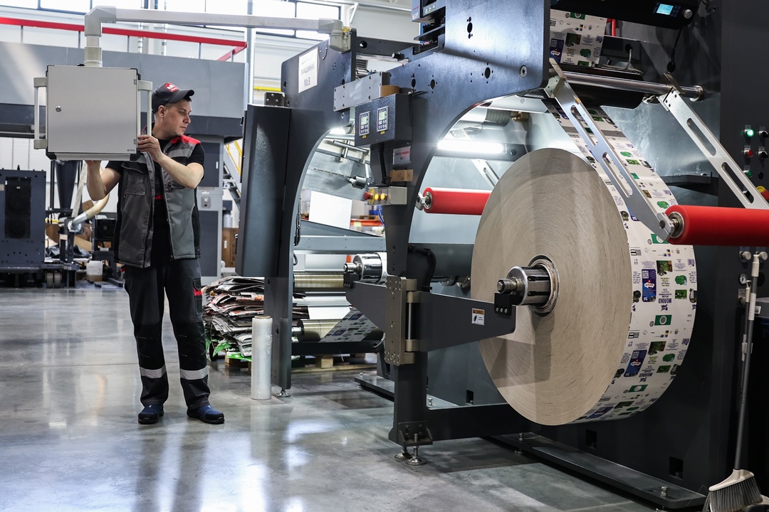 Тетрапак не нужен! Дайте МолоПак! Президент России Владимир Путин в режиме видеоконференции дал старт работе нового цеха по выпуску упаковки для длительного…