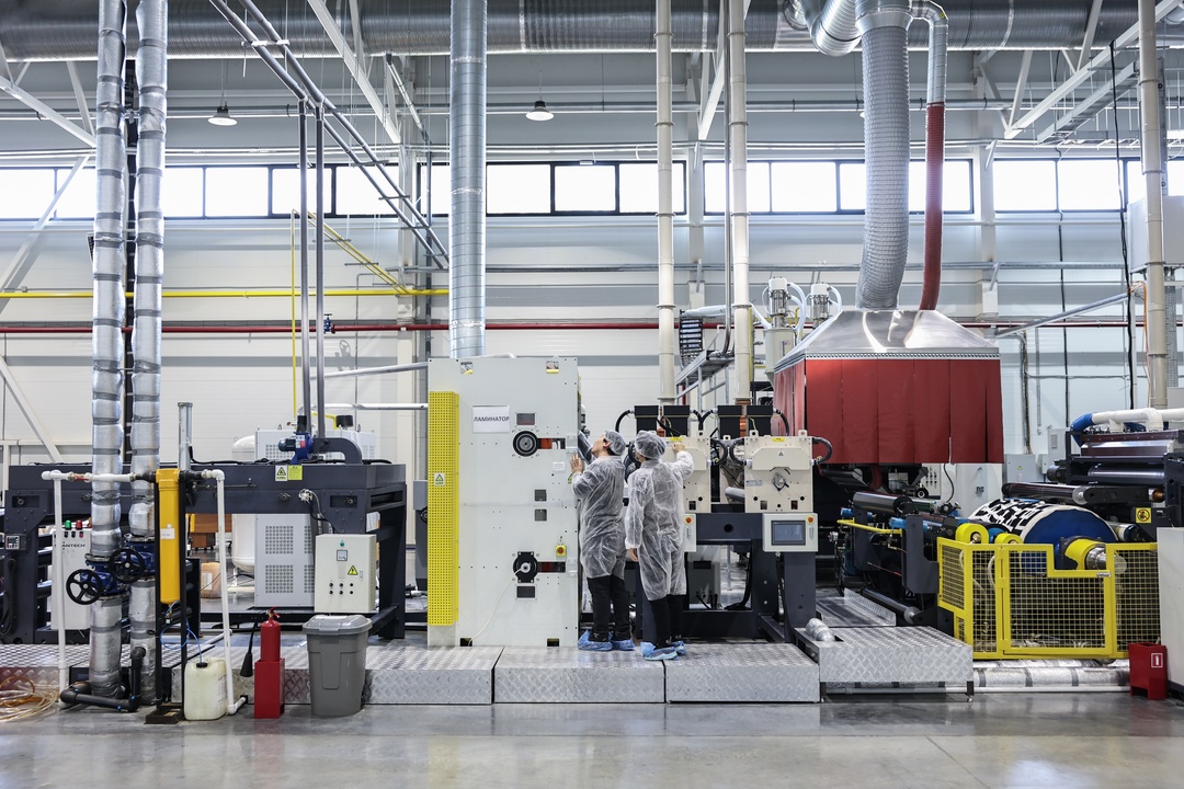 Тетрапак не нужен! Дайте МолоПак! Президент России Владимир Путин в режиме видеоконференции дал старт работе нового цеха по выпуску упаковки для длительного…