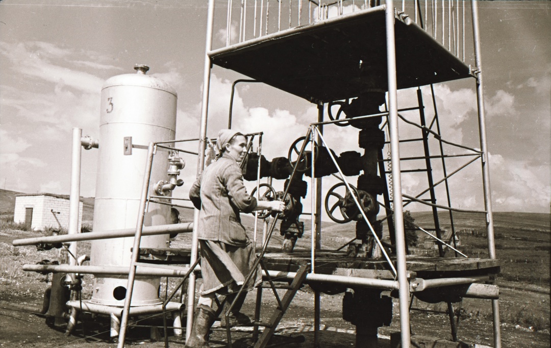 Помним и гордимся В эти дни, в апреле 1962 года, группа работников «Татнефти» получила Ленинскую премию за систему разработки нефтяных месторождений с…