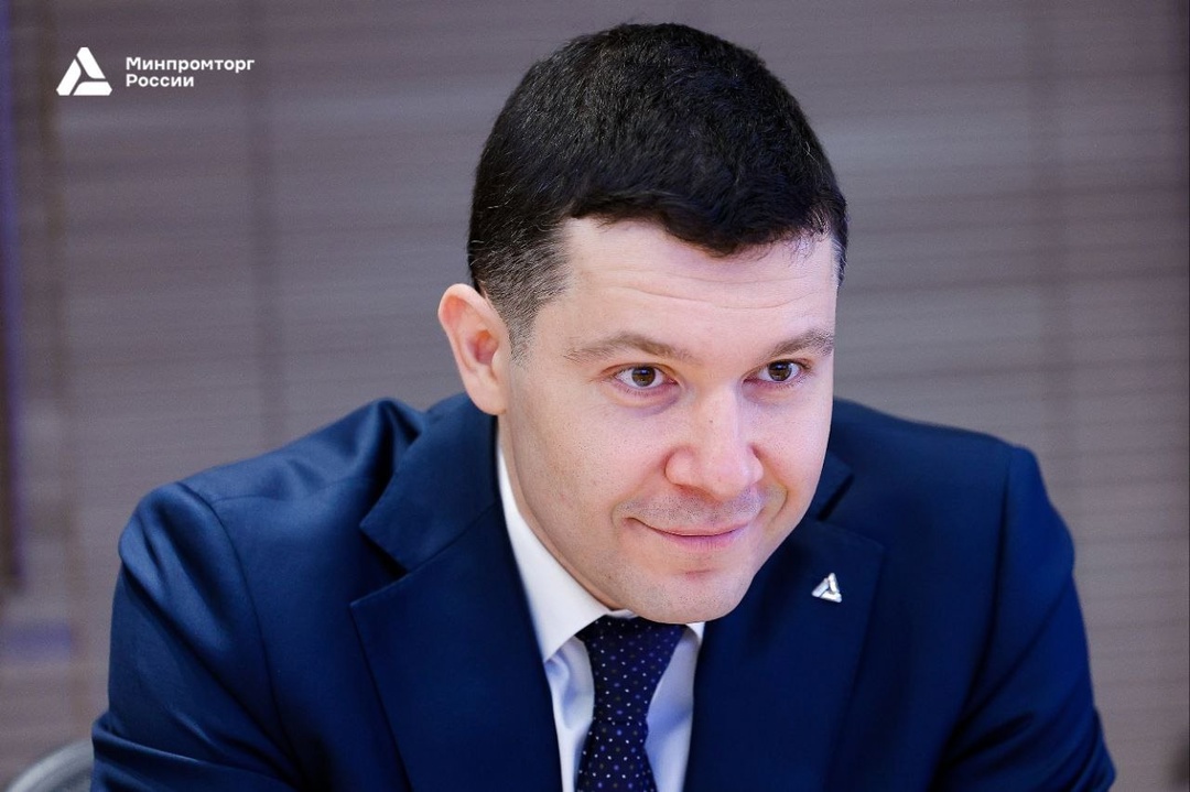 Антон Алиханов принял участие в презентации ежегодного обзора «Индустриальные парки России – 2025»