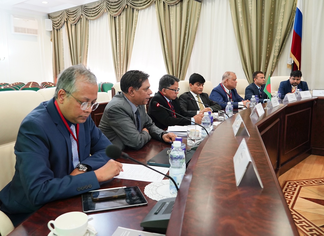 #международное_сотрудничество В Ростехнадзоре состоялась встреча Руководителя Службы Александра Трембицкого с делегацией Народной Республики Бангладеш во главе…