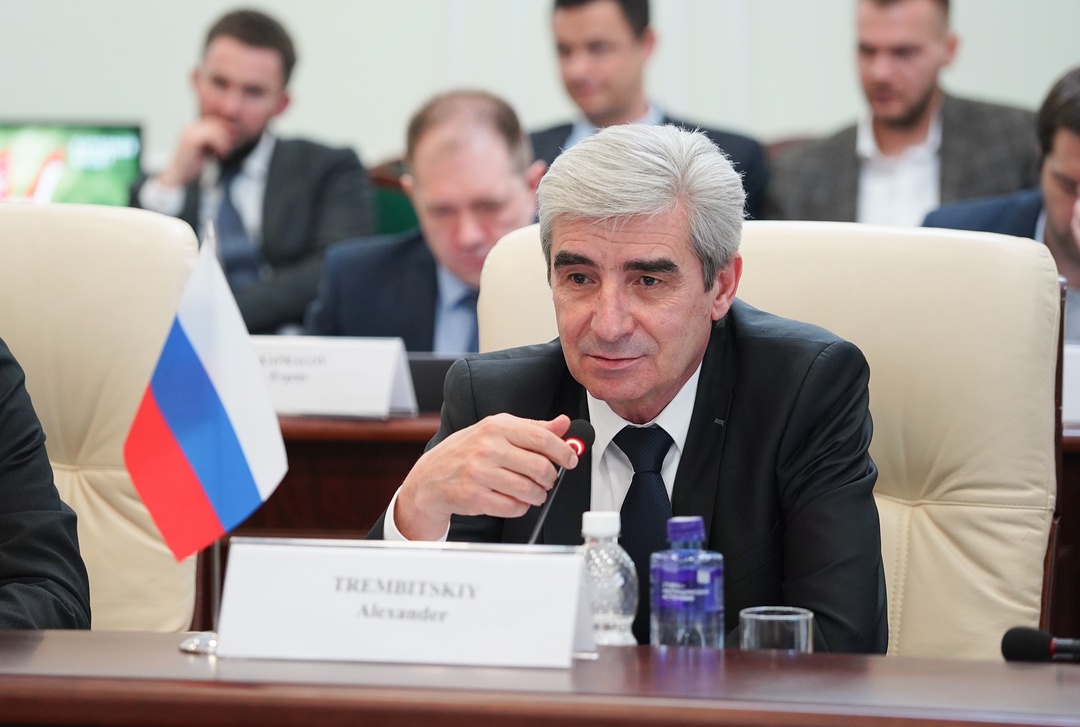 #международное_сотрудничество В Ростехнадзоре состоялась встреча Руководителя Службы Александра Трембицкого с делегацией Народной Республики Бангладеш во главе…