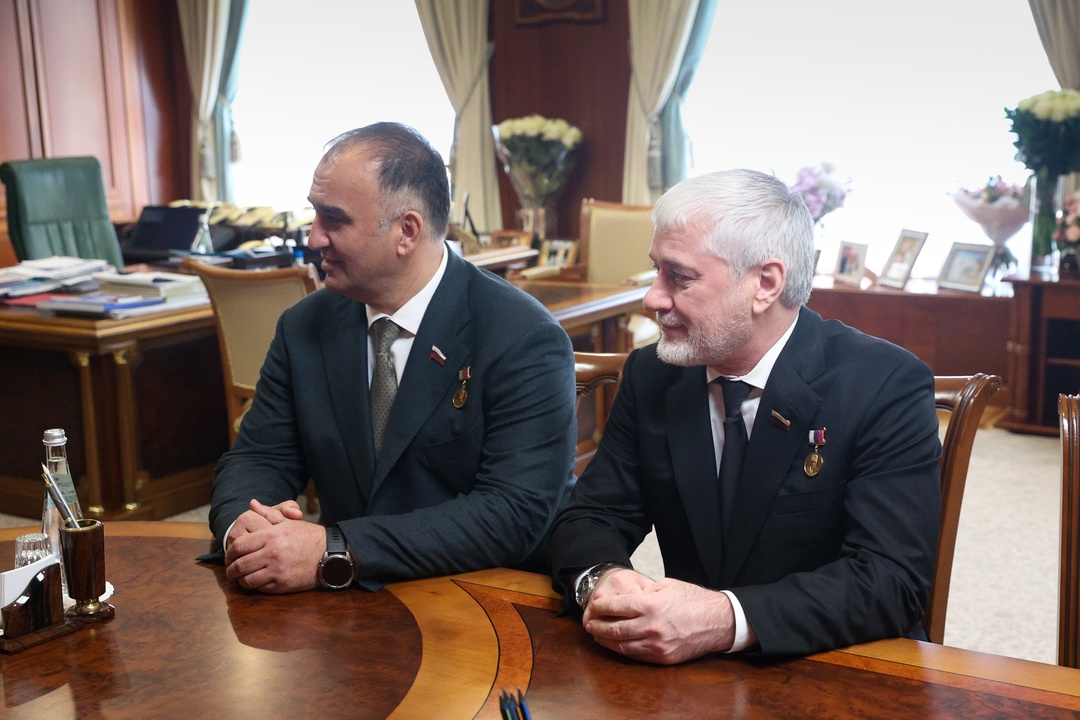 Председатель Совета Федерации Валентина Матвиенко обсудила с председателем Парламента Чеченской Республики Шаидом Жамалдаевым перспективы…