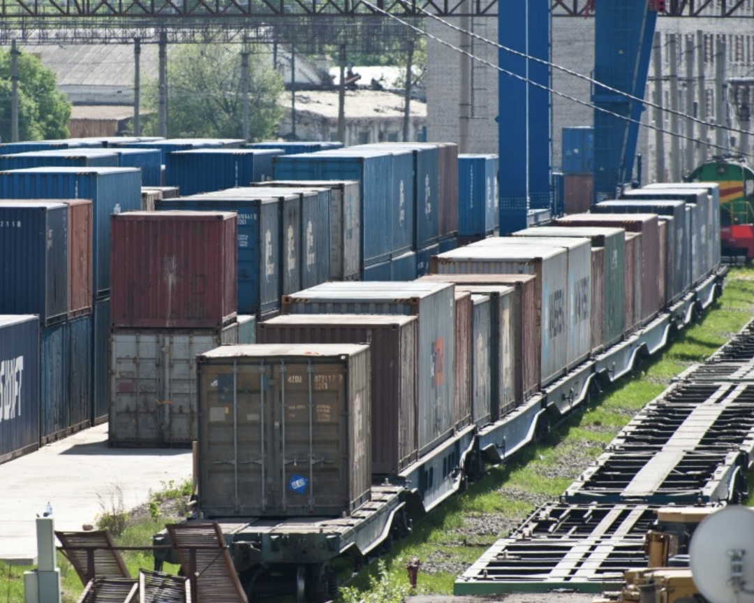 По данным ФТС, в 2024 году объем экспорта продукции АПК составил $42,6 млрд против $43,1 млрд в 2023-м. 66% экспортной выручки обеспечили 10 регионов, следует…