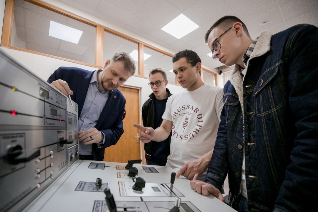 Дмитрий Чернышенко поздравил коллектив Российского государственного университета нефти и газа имени И.М.Губкина с 95-летием