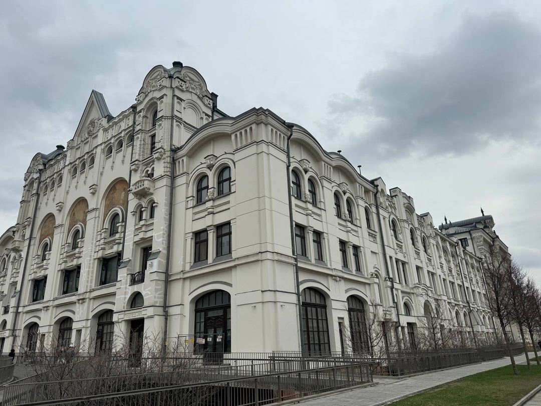 Глава Минстроя России Ирек Файзуллин принял участие в выездном совещании, посвященном реставрации Политехнического музея Москвы