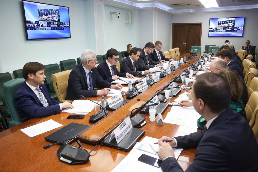 Вопросы развития системы ЖКХ в стране и Мониторинг состояния вечной мерзлоты обсудили в Совете Федерации