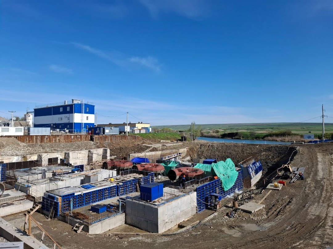 На Сенгилеевской ГЭС полным ходом идут работы по модернизации (а фактически - по строительству заново) гидроэлектростанции