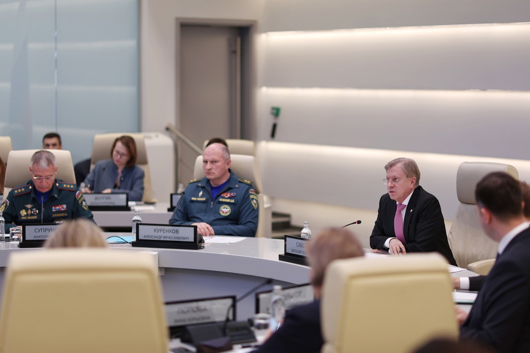 Виталий Савельев провел заседание правительственной комиссии для координации работ по ликвидации последствий чрезвычайной ситуации, вызванной крушением…