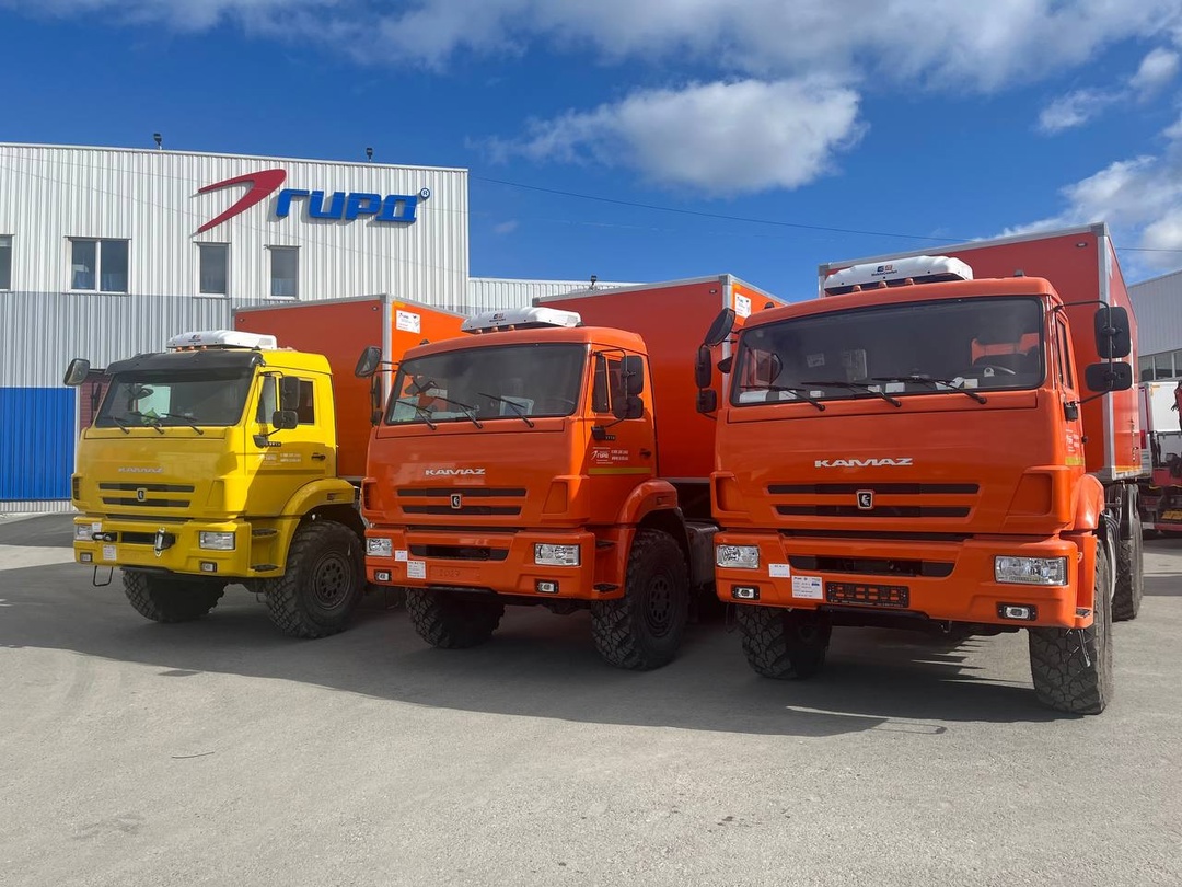 Три передвижные мастерские КАМАЗ отправились в Старый Оскол