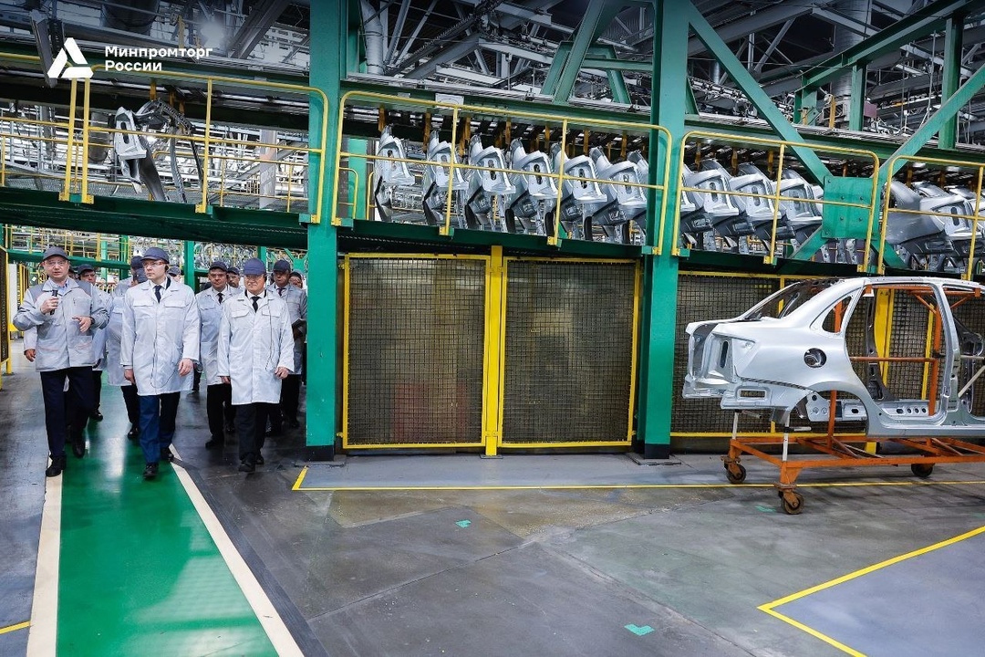 ️ Антон Алиханов принял участие в запуске промпроизводства новой модели LADA Iskra