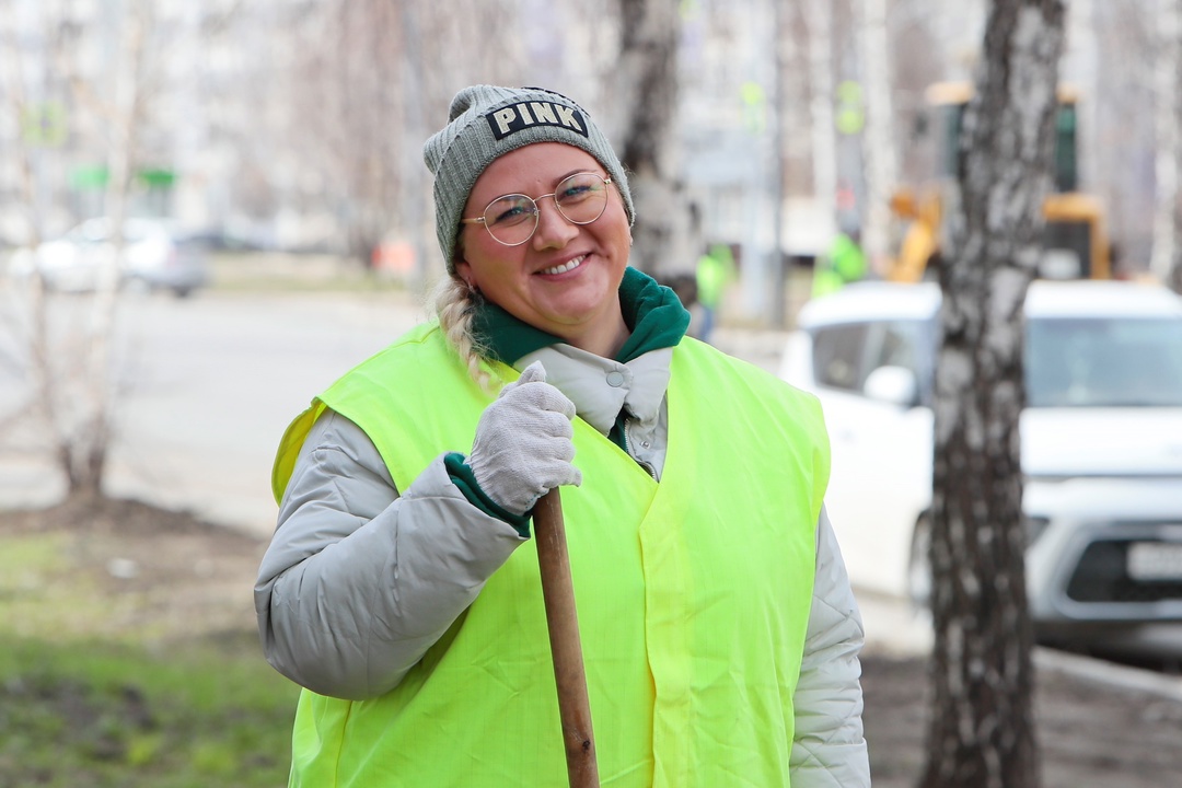 «Татнефть» делает чисто Сегодня в прекрасное апрельское утро тысячи работников «Татнефти» приняли участие в субботнике