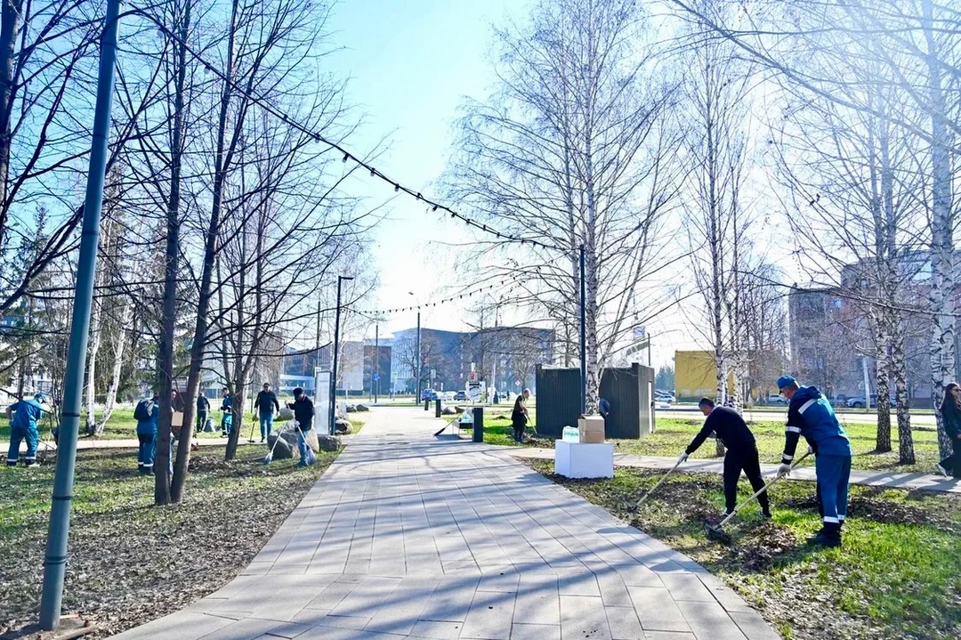 «Татнефть» делает чисто Сегодня в прекрасное апрельское утро тысячи работников «Татнефти» приняли участие в субботнике