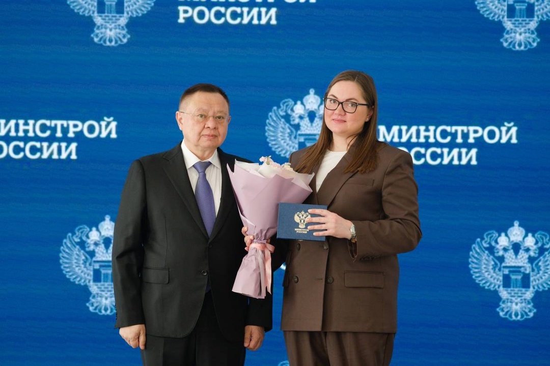 В Минстрое России прошло еженедельное оперативное совещание под председательством Министра строительства и ЖКХ РФ Ирека Файзуллина