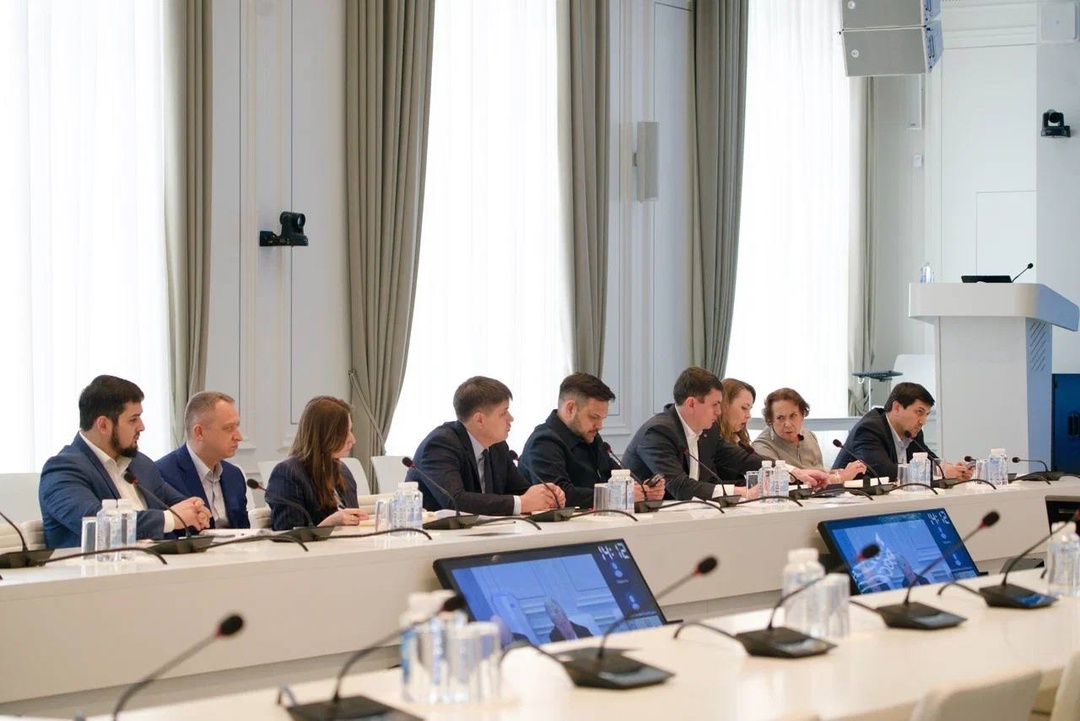 В Минстрое России прошло первое заседание Межведомственной Рабочей группы по сопровождению строительства единого имущественного комплекса Санкт-Петербургского…