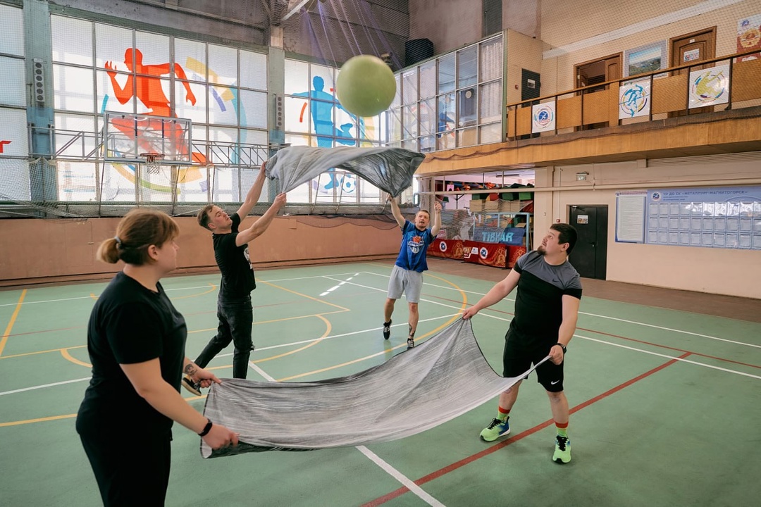 Пока вы перекидываете отчёты - мы перекидываем мяч простынями