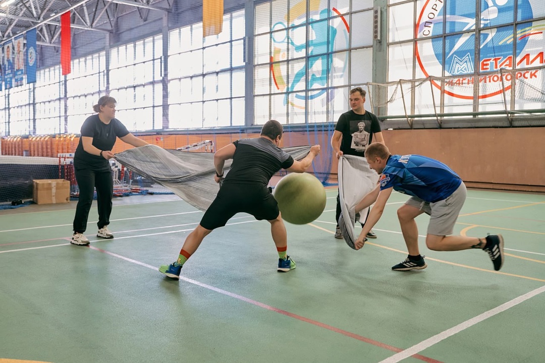 Пока вы перекидываете отчёты - мы перекидываем мяч простынями