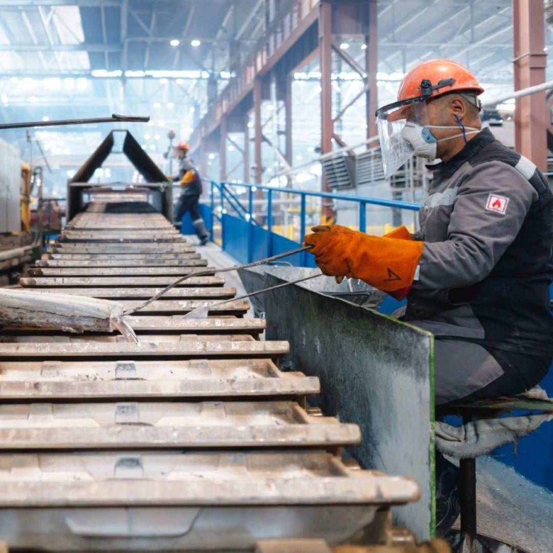 21 апреля 1985 года на Саяногорском алюминиевом заводе был получен первый алюминиевый слиток. Знаковое событие не только для отрасли, но и для РУСАЛа