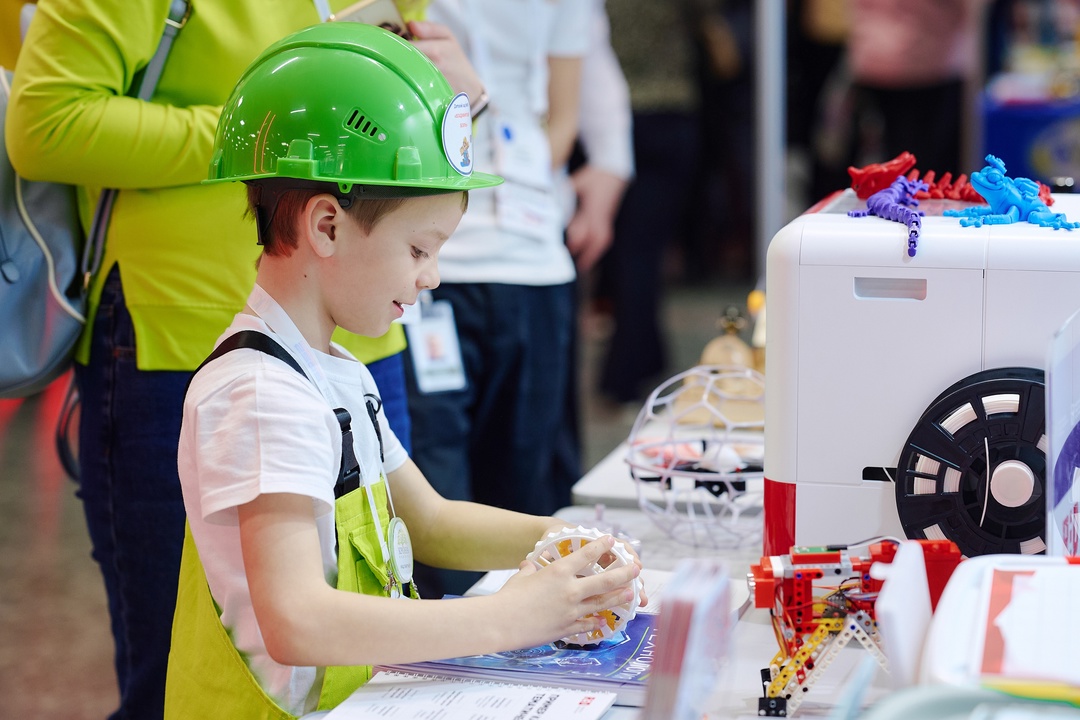 «Техно-дебют» по-магнитогорски
или как наши школьники зажгли на всероссийском конкурсе инженеров