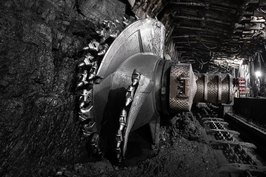 Продолжаем нашу рубрику «Интересные факты о Распадской». А вы знали, что самая глубокая шахта нашей компании – «Осинниковская»?