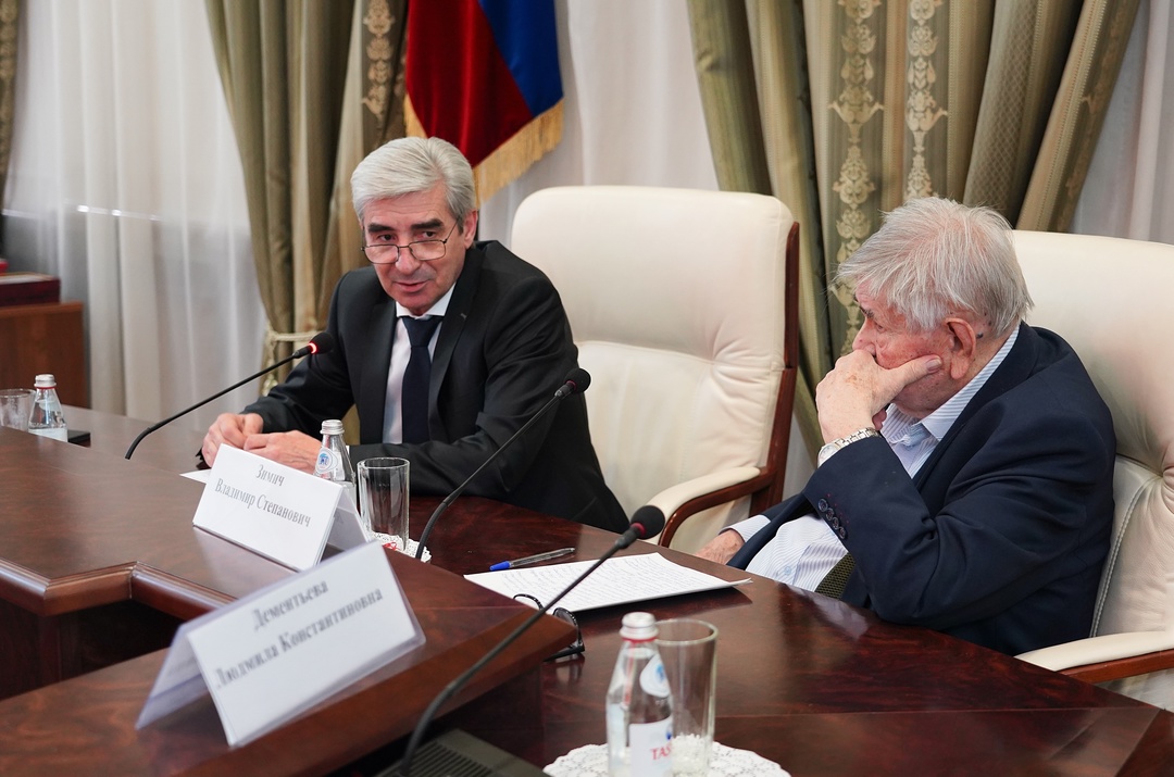 В канун празднования 80-летия Победы в Великой Отечественной войне состоялась встреча коллектива с ветеранами Ростехнадзора