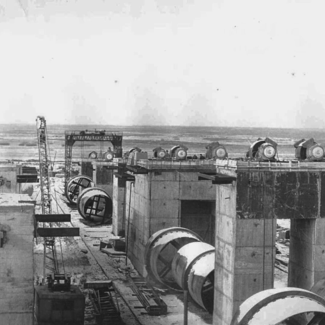 И вновь начинаем день с поздравлений. Сегодня чествуем нашего юбиляра — Ачинский глиноземный комбинат!