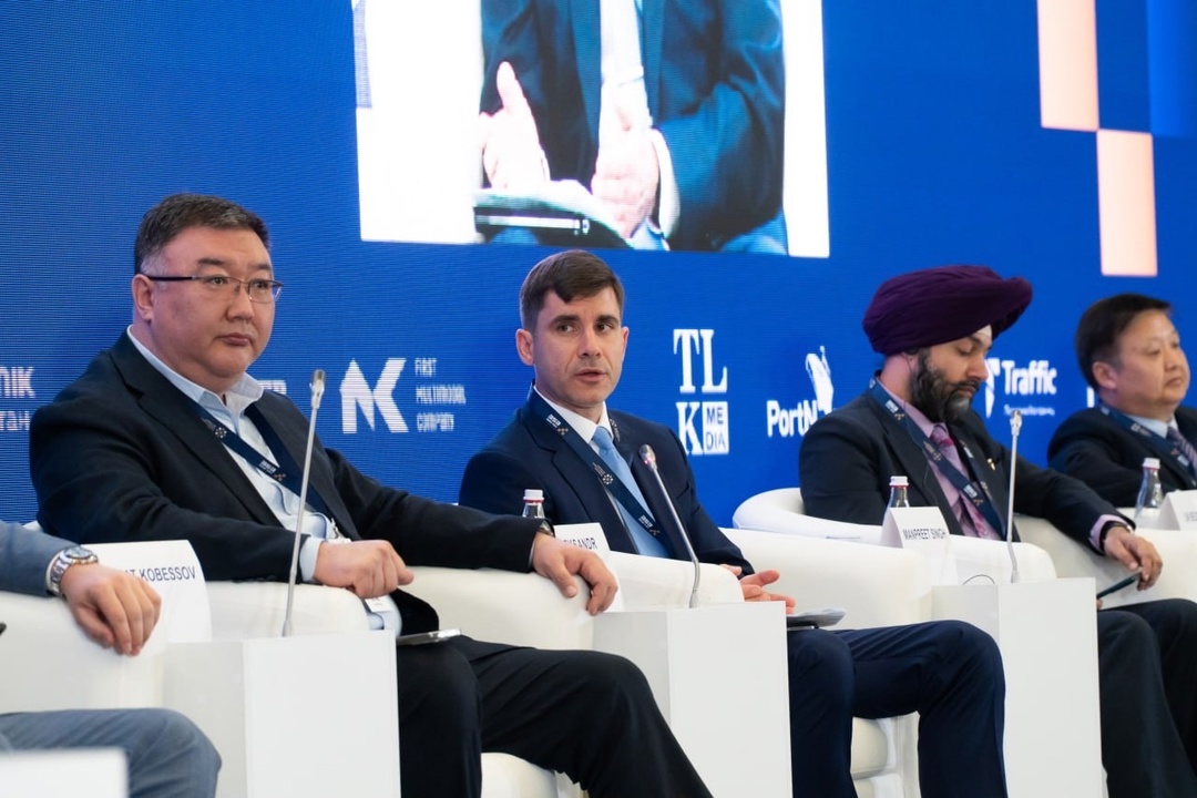 Все дороги ведут в порт В ближайшие 2-3 года взрывного роста грузопотока по коридору «Север-Юг» не ожидается, поскольку его инфраструктура пока к этому не…