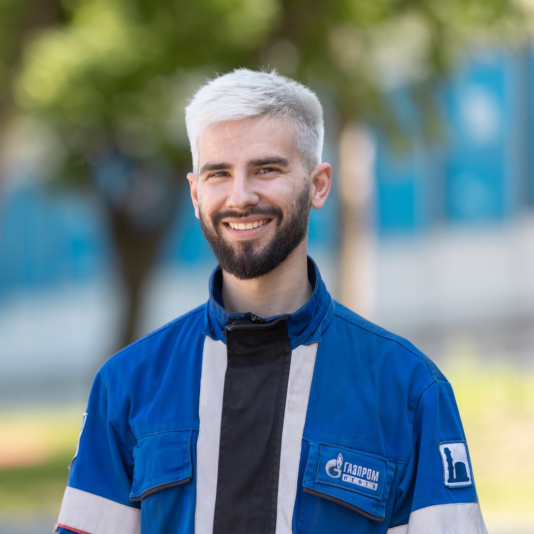 «В городе на Дальнем Востоке, где я вырос, был нефтеперерабатывающий завод, который снабжал топливом автомобилистов