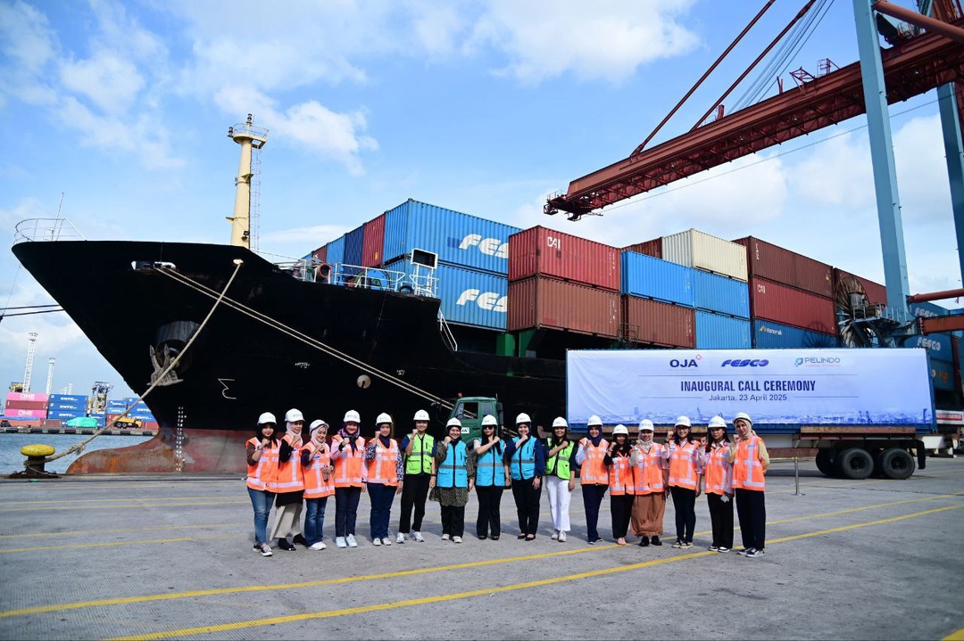 Накануне 145-летия впервые в истории организовали заход своего контейнеровоза в Индонезию