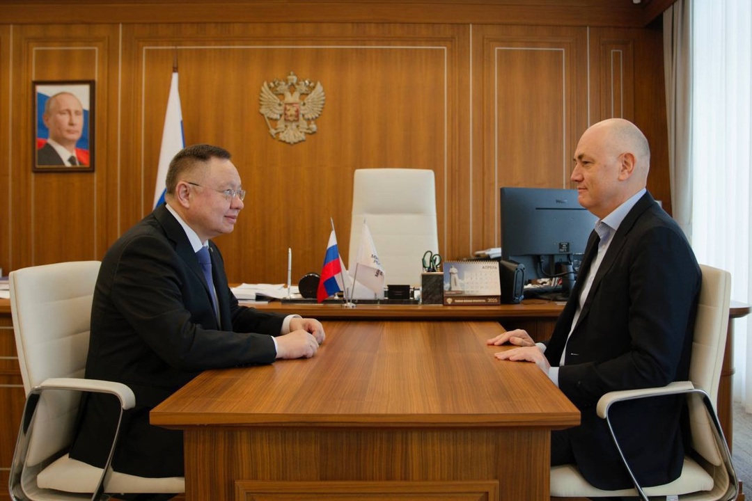 Глава Минстроя России Ирек Файзуллин провёл совещание по развитию жилищного строительства Московской области