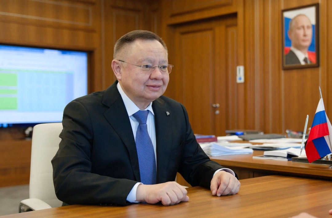 Глава Минстроя России Ирек Файзуллин провёл совещание по развитию жилищного строительства Московской области