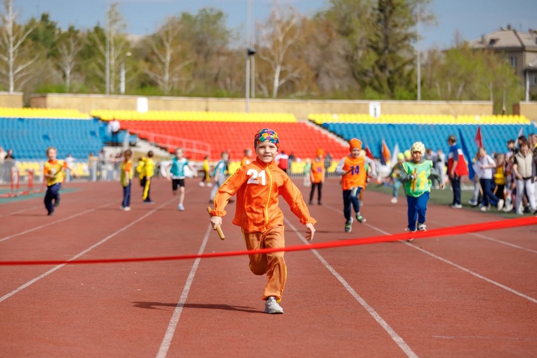 77-я весенняя легкоатлетическая эстафета на Кубок "Магнитогорского металла" открыла летний спортивный сезон на ММК