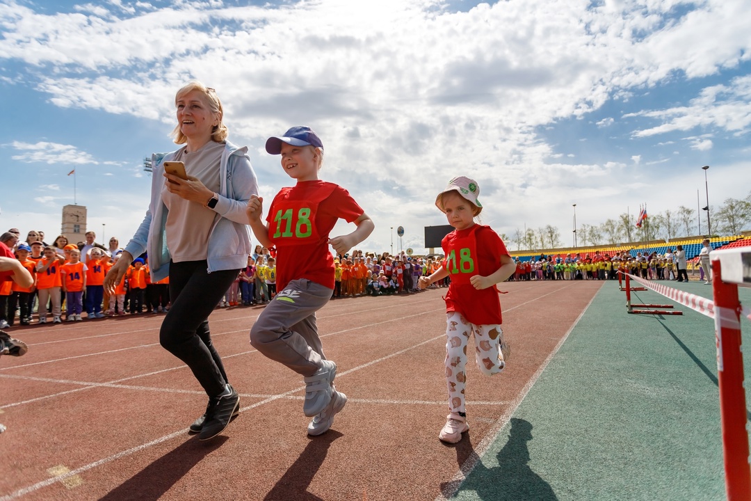 77-я весенняя легкоатлетическая эстафета на Кубок "Магнитогорского металла" открыла летний спортивный сезон на ММК