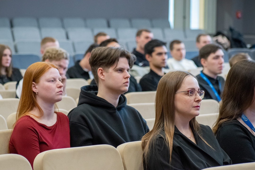 Данис Файрузов: наша задача – выстроить открытый диалог с молодыми работниками