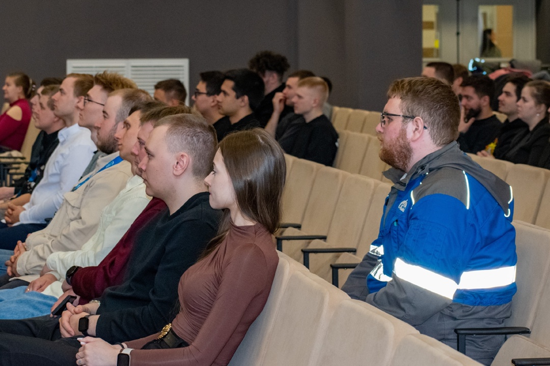 Данис Файрузов: наша задача – выстроить открытый диалог с молодыми работниками